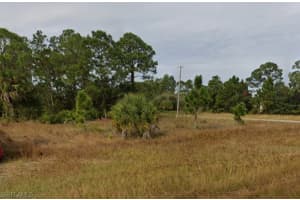 547 Columbus Boulevard, Lehigh Acres, FL 33974 - MLS#226008142