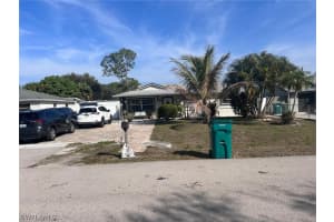 675 Pine Cone Ln, Naples