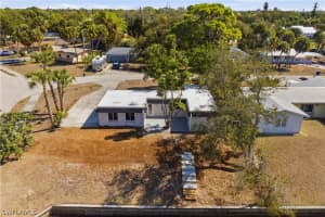 1021 April Lane, North Fort Myers, FL 33903 - MLS#226008162