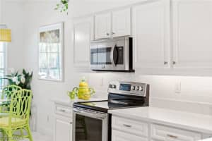 1950 Willow Bend Cir 204, Naples