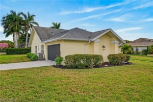 390 Saint Andrews Boulevard, Naples, FL 34113 - MLS#226008183