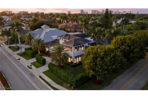 725 Harbour Drive, Naples, FL 34103 - MLS#226008304