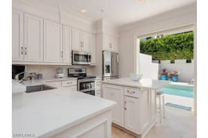 165 5TH Street, Naples, FL 34102 - MLS#226008325