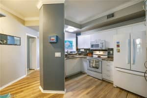 305 Robin Hood Circle, Naples, FL 34104 - MLS#226008337