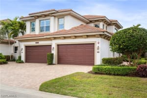 7825 Hawthorne Dr 2104, Naples