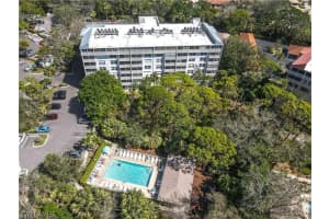 290 Naples Cove Drive, Naples, FL 34110 - MLS#226008360