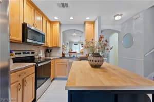 7785 Woodbrook Circle, Naples, FL 34104 - MLS#226008363