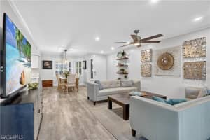 636 Wiggins Bay Drive, Naples, FL 34110 - MLS#226008417