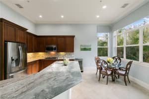 28510 Calabria Court, Naples, FL 34110 - MLS#226008433