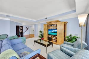 8430 Abbington Circle, Naples, FL 34108 - MLS#226008455