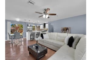 4913 4913 22ND PL SW, Naples, FL 34116 - MLS#226008493