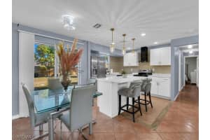 4913 4913 22ND PL SW, Naples, FL 34116 - MLS#226008493