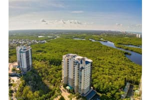 425 Cove Tower Dr 703, Naples, FL 34110 - MLS#226008522