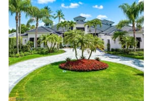 695 Wedge Dr, Naples