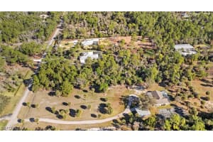  29th St SW, Naples, FL 34117 - MLS#226008555