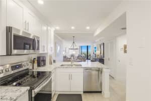 380 Seaview Court, Marco Island, FL 34145 - MLS#226008584