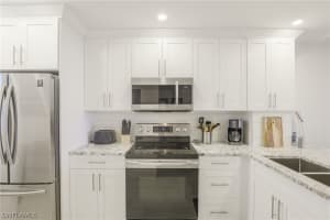 380 Seaview Court, Marco Island, FL 34145 - MLS#226008584