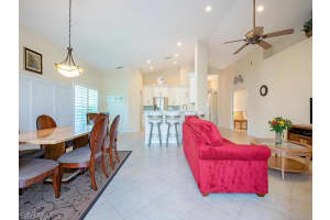 64 Glen Eagle Circle, Naples, FL 34104 - MLS#226008592