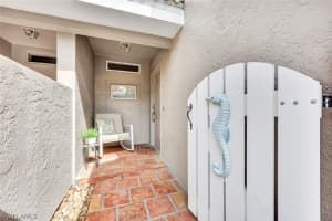 314 Emerald Bay Circle, Naples, FL 34110 - MLS#226008607