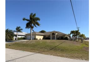 3737 12th Place, Cape Coral, FL 33914 - MLS#226008637