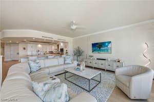 13665 Vanderbilt Drive, Naples, FL 34110 - MLS#226008658