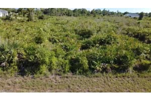 15 13th Street, Lehigh Acres, FL 33972 - MLS#226008701