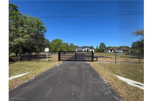 3217 60th Avenue, Naples, FL 34120 - MLS#226008704