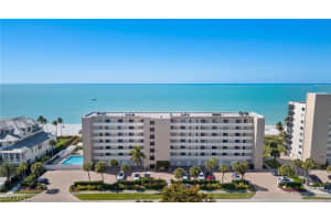 10475 Gulf Shore Drive, Naples, FL 34108 - MLS#226008735