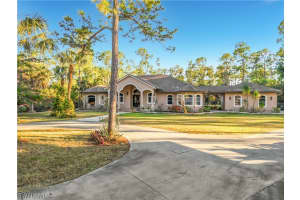 4240 5th Avenue, Naples, FL 34119 - MLS#226008750