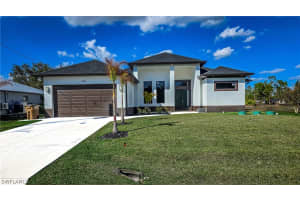 4200 16th Street, Lehigh Acres, FL 33971 - MLS#226008764