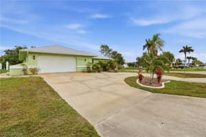 219 16th Terrace, Cape Coral, FL 33990 - MLS#226008784