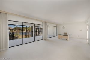 517 Lake Louise Circle, Naples, FL 34110 - MLS#226008919