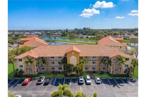 10010 Maddox Ln 215, Bonita Springs