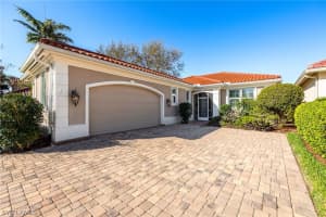 982 Fountain Run, Naples