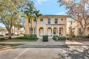 6210 Towncenter Circle, Naples, FL 34119 - MLS#226009029