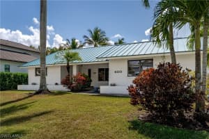 600 Parkview Lane, Naples, FL 34103 - MLS#226009038