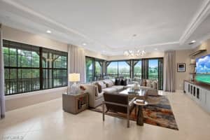 16391 Viansa Way 101, Naples