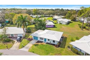 54 Hilo Court, Naples, FL 34112 - MLS#226009074