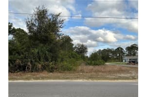 52 Gene Avenue, Lehigh Acres, FL 33976 - MLS#226009082