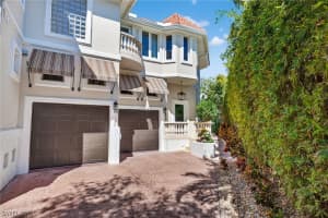 1305 Curlew Avenue, Naples, FL 34102 - MLS#226009097