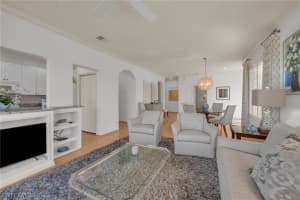 9131 Los Lagos Court, Bonita Springs, FL 34135 - MLS#226009110