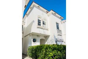 7009 Romana Way, Naples, FL 34119 - MLS#226009161