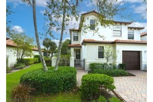 7368 Bristol Cir, Naples