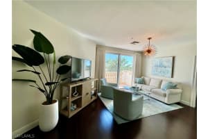 365 5th Avenue, Naples, FL 34102 - MLS#226009218