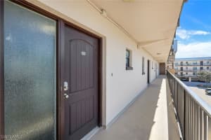 803 River Point Drive, Naples, FL 34102 - MLS#226009230