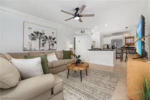 1011 11th Street, Naples, FL 34102 - MLS#226009233