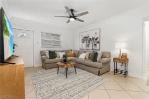 1011 11th Street, Naples, FL 34102 - MLS#226009233