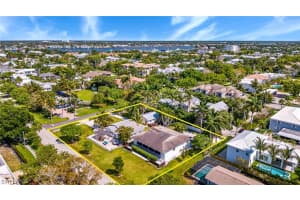 560 9th Avenue, Naples, FL 34102 - MLS#226009255