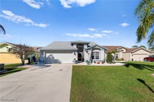 18048 Horseshoe Bay Cir, Fort Myers