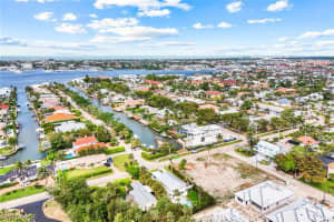 1437 Sandpiper Street, Naples, FL 34102 - MLS#226009337